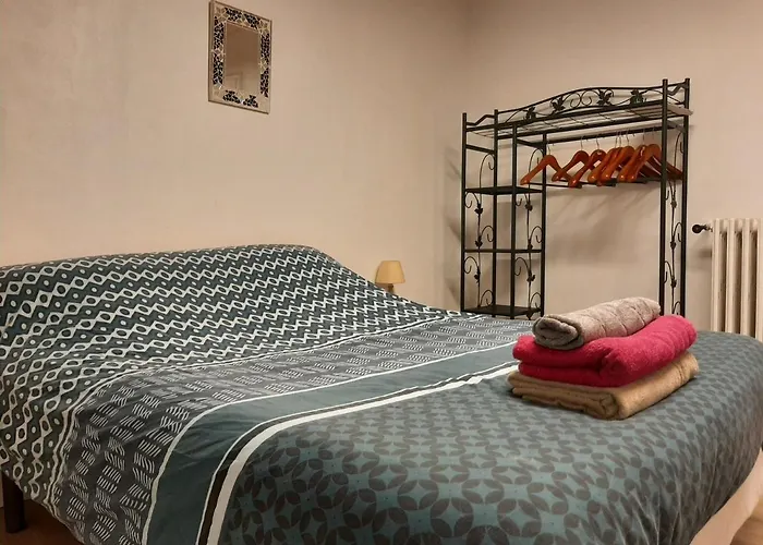 35m2 Terrasse Et Jardin Quartier Calme Au Centre De * لورد